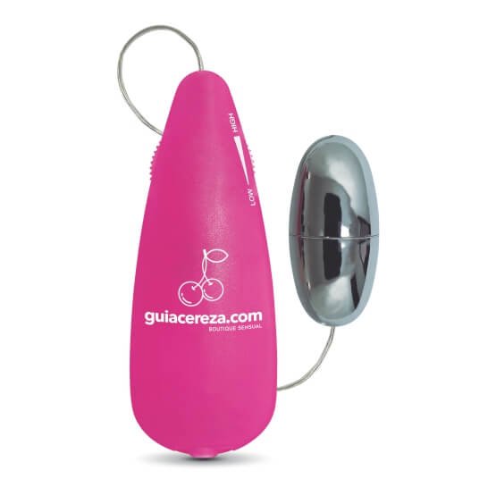 Vibrador en forma de huevo de color cereza, con control plateado unido por cordón. Perfecto para disfrutar en un motel de Bucaramanga.